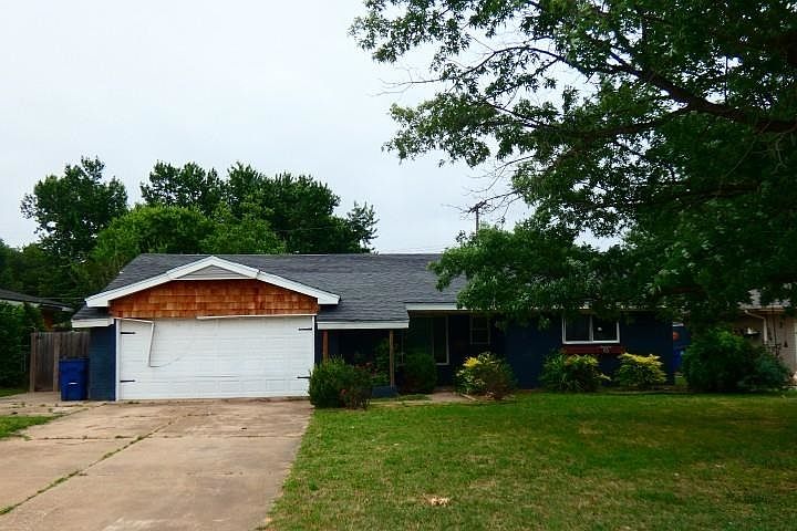 1st image of 210 N 29th St