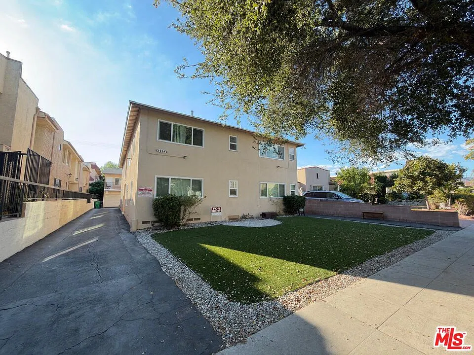 2 bed, 1.5 bath, 1200 sqft, $2,795 — Photo 1