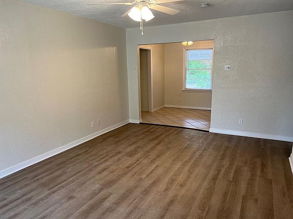 3rd image of 5017 Vicki St