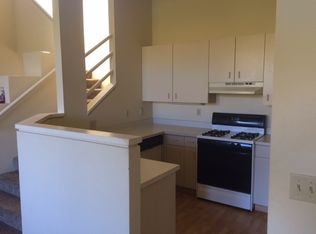 233 Sunset Dr, Hercules, CA 94547