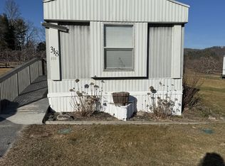 318 Friendly Cir, Hendersonville, NC 28792