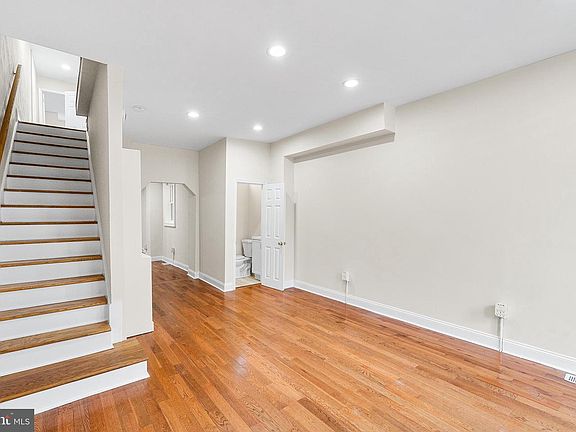 4th image of 1538 Tasker St