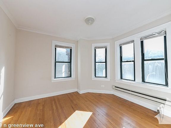 2nd image of 3839 N Greenview Ave #1813