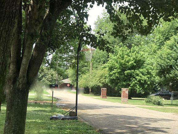 3rd image of 901 Johnson Ave