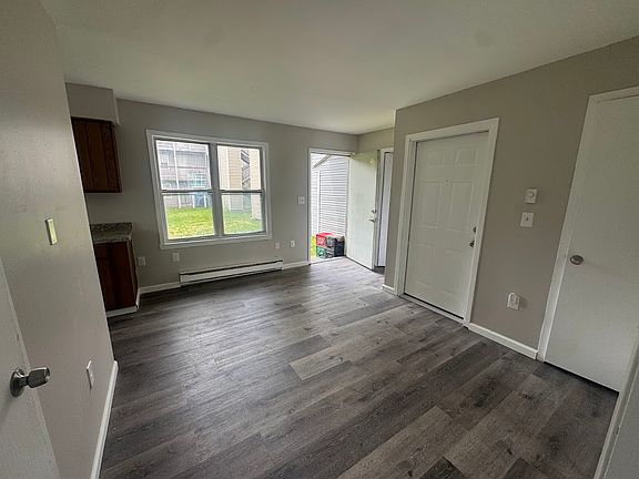 5th image of 307 Littleton Ave #1