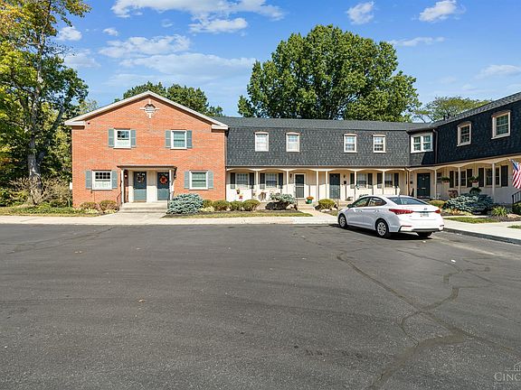 2nd image of 7 Creekwood Sq