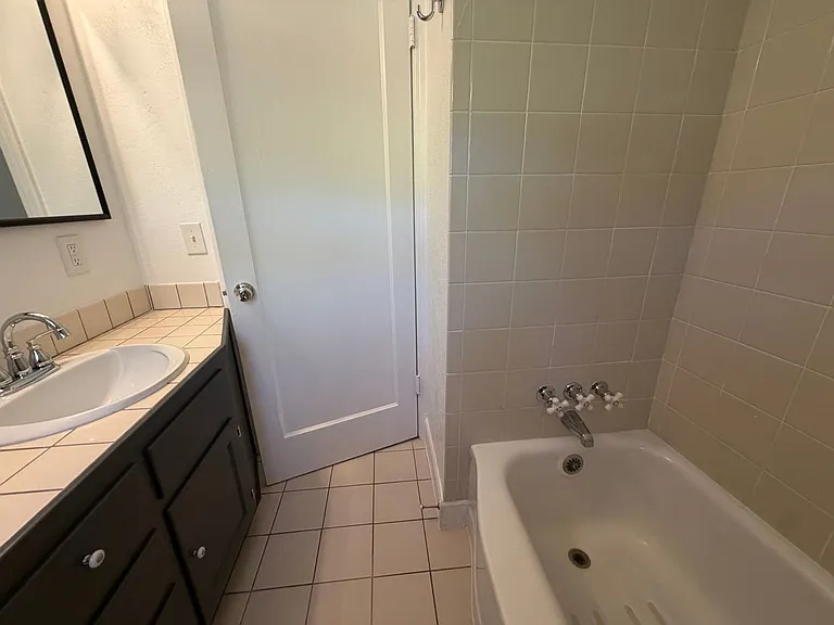 6039 Van Alstine Ave — Photo 30