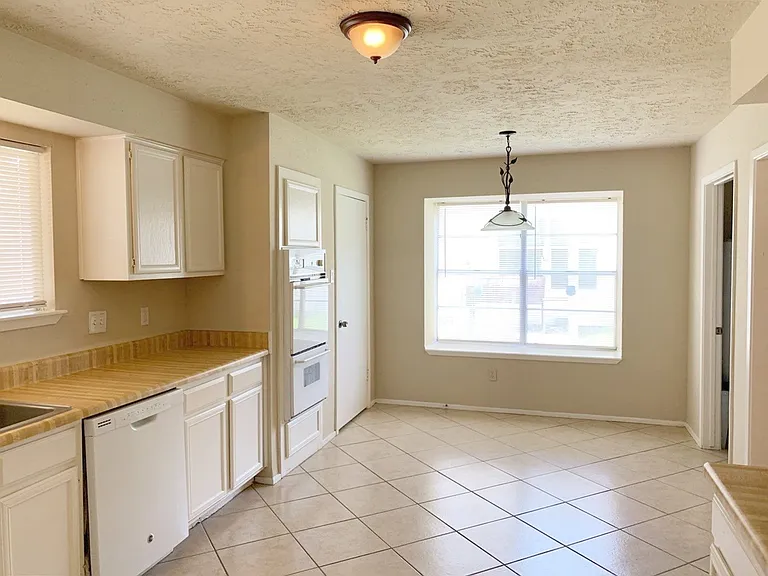 17138 Cutter Way — Photo 6