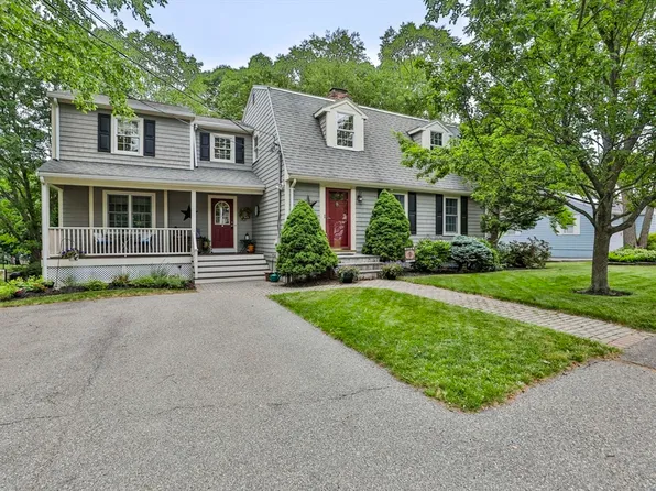 33 Reynolds Rd, Wakefield, MA 01880