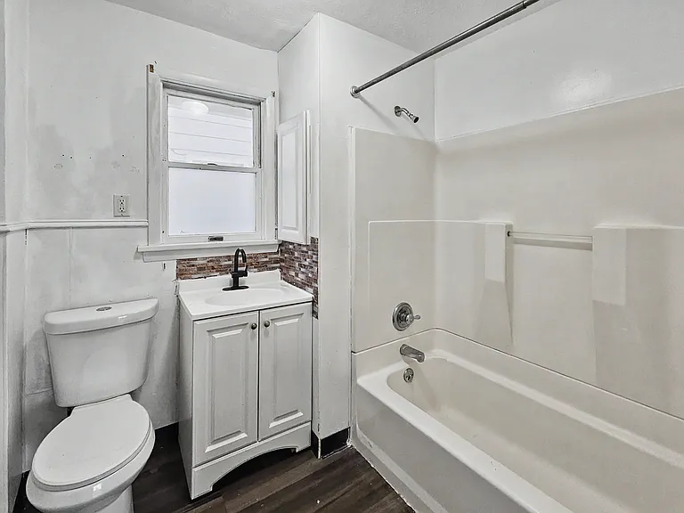 310 21st Ave #2 — Photo 5