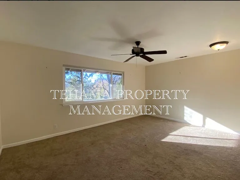 14807 Hilltop Dr — Photo 3