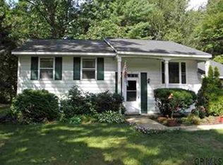 5 Hathorn Blvd, Saratoga Springs, NY 12866