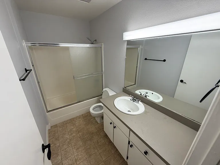 7441 Auburn Oaks Ct #B — Photo 24