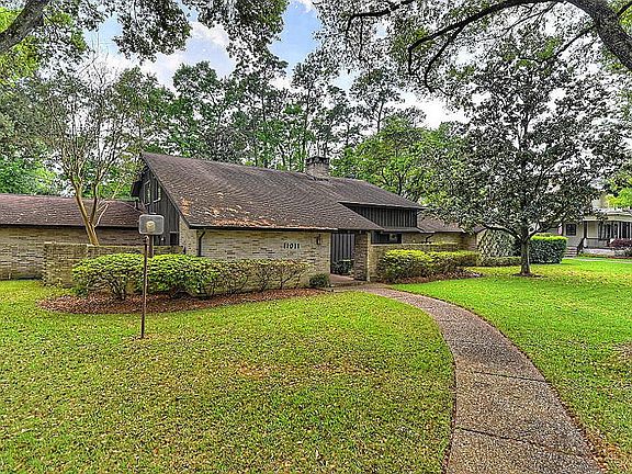 3rd image of 11011 Huntwyck Dr