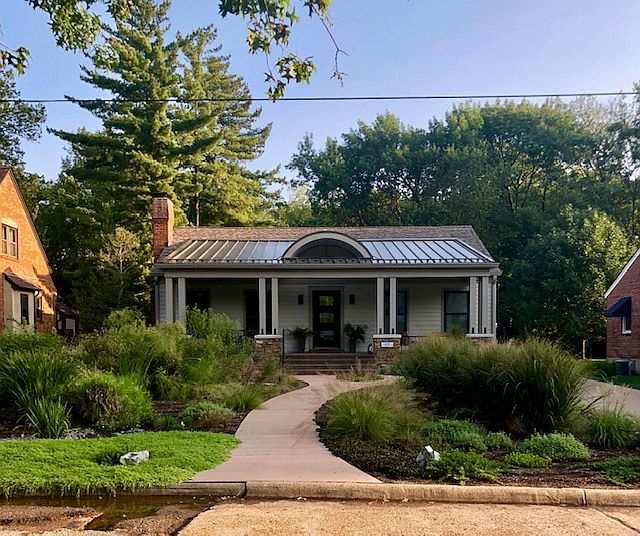Full rain garden & natives