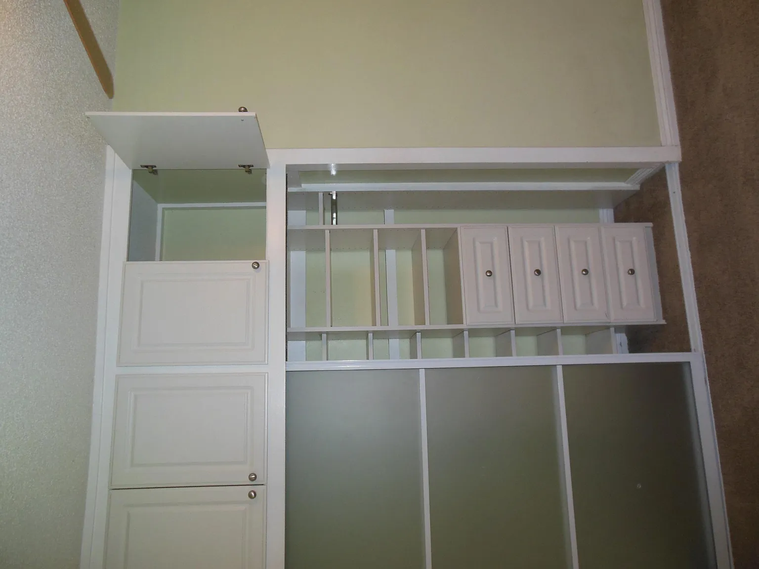 3 bed, 1067 sqft, $3,400 — Photo 4