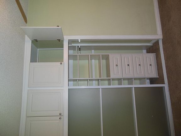 4th image of 447 Melham Ave