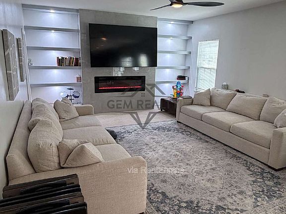 5th image of 9321 Blue Pine Ln