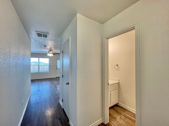 3rd image of 1708 Castroville Trl