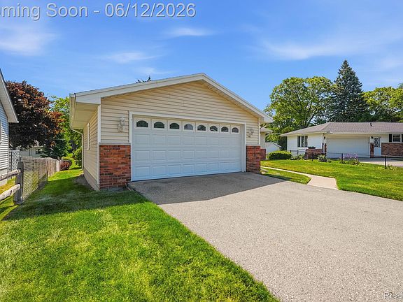 3rd image of 3118 Elk St