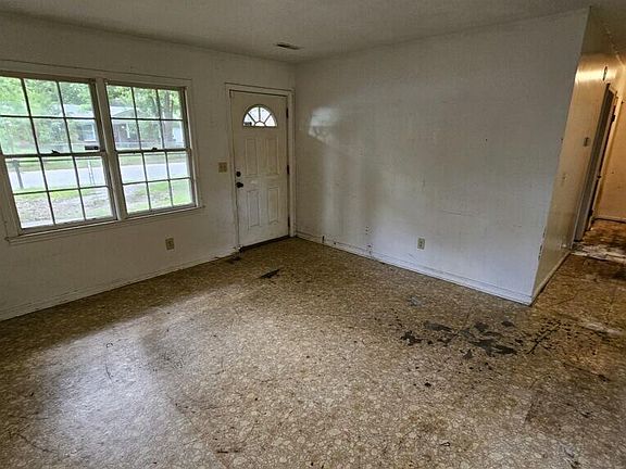 5th image of 139 Dorchester Manor Blvd