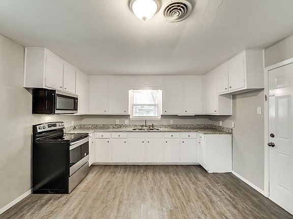 4th image of 521 Parkside Dr