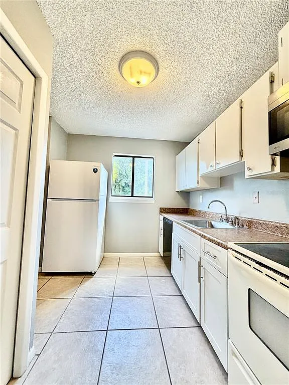 2 bed, 1.0 bath, 1032 sqft, $1,675 — Photo 3