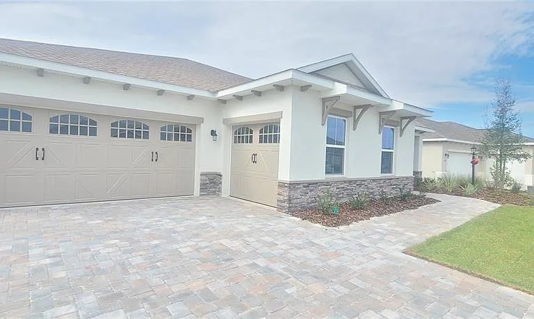 9754 SW 103rd Ave — Photo 2