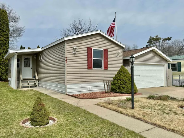 77 Falling Creek Cir, Janesville, WI 53548