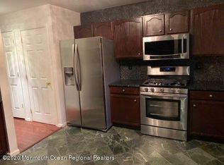 9 Fiddlers Elbow Ct, Howell, NJ 07731