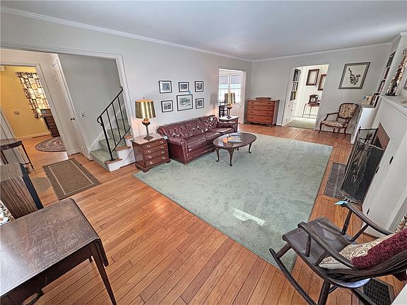 5th image of 168 Village Ln