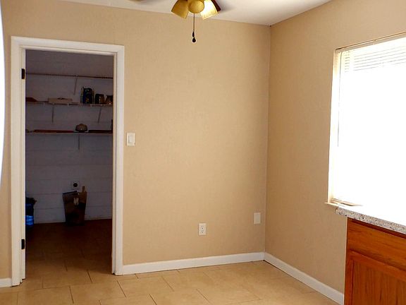 5th image of 730 Shayne St