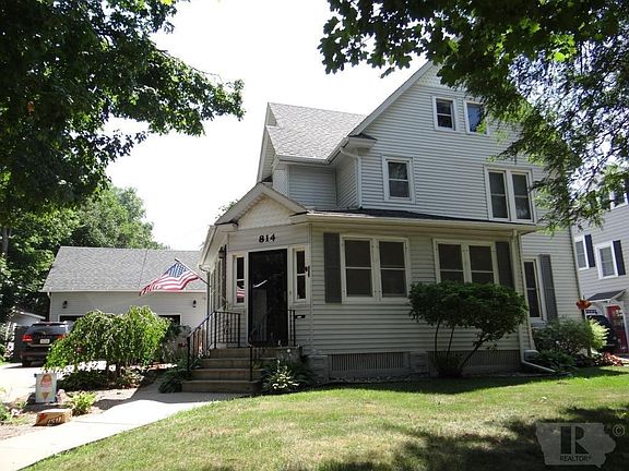 2nd image of 814 Central Ave SE
