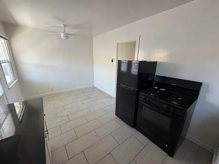 w4061 — Photo 11