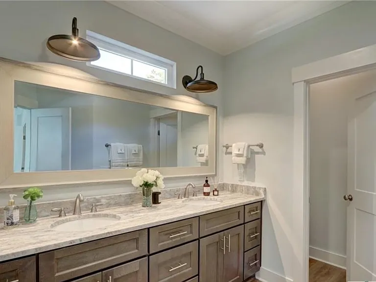 2203 Downing Ave — Photo 15