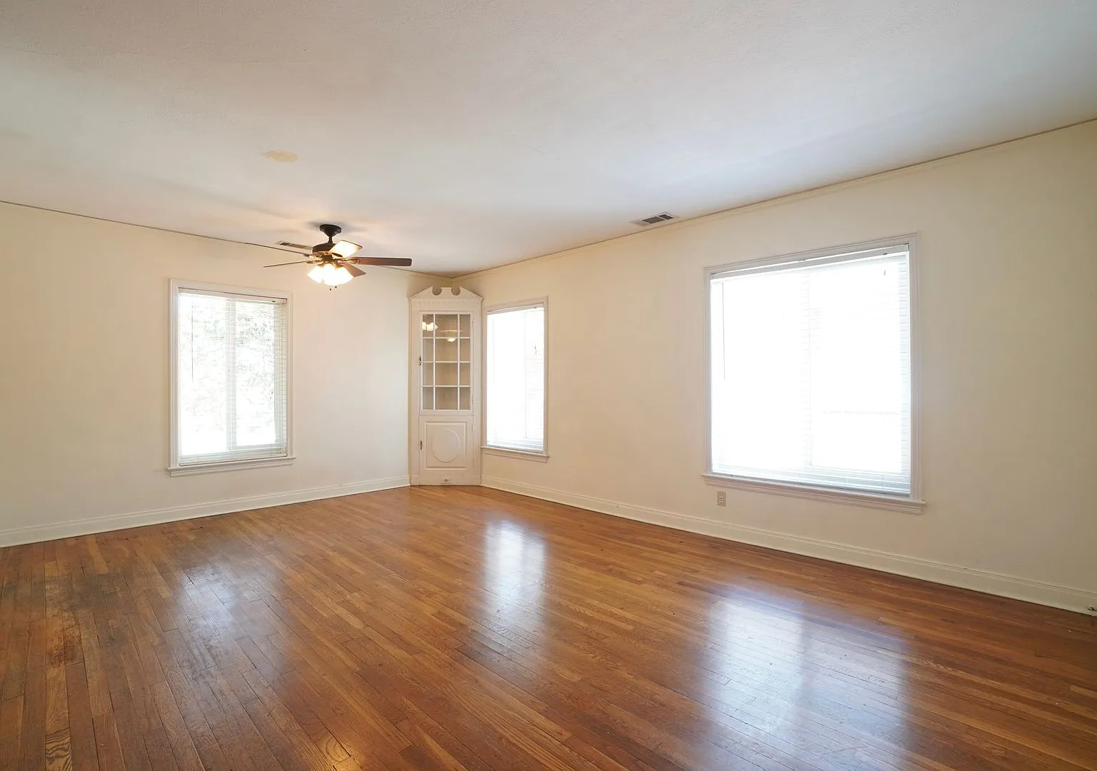 2-Bedroom, 1-Bath Apartment with Hardwood Floors | Austin — Photo 3