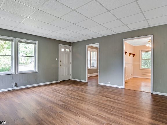 5th image of 27 Voorhis Pl