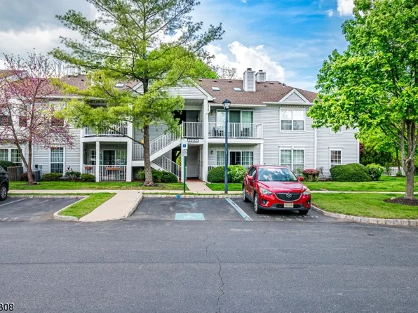 41 Chelsea Ct, Franklin Twp., NJ 08823