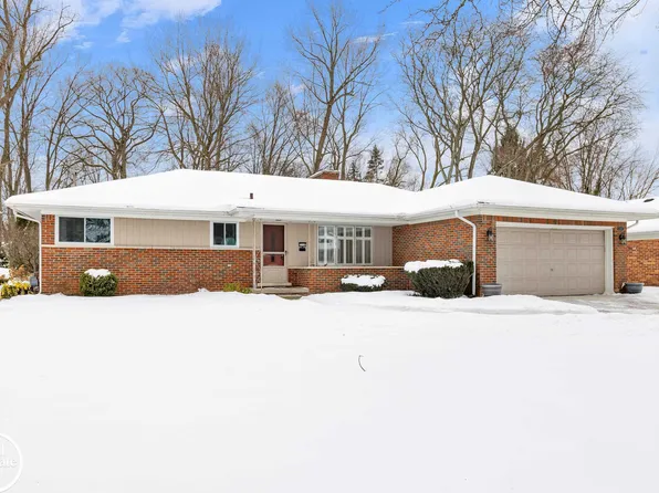 519 Anita Ave, Grosse Pointe Woods, MI 48236