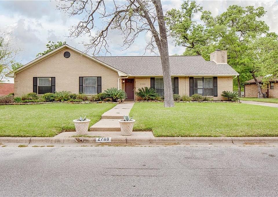 1st image of 2705 Windwood Dr
