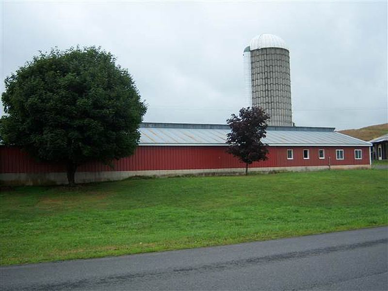 2nd image of 249 SPRAGUETOWN Road