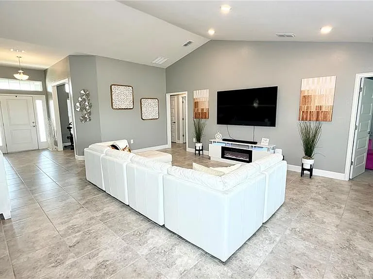 4015 Tullamore Ln — Photo 13