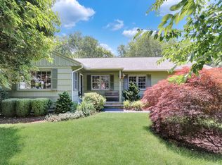 48 Craig Ln, Trumbull, CT 06611
