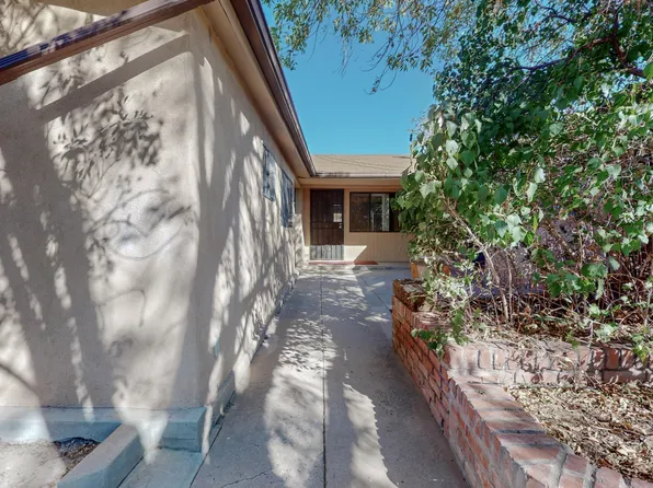 420 Pennsylvania St NE, Albuquerque, NM 87108