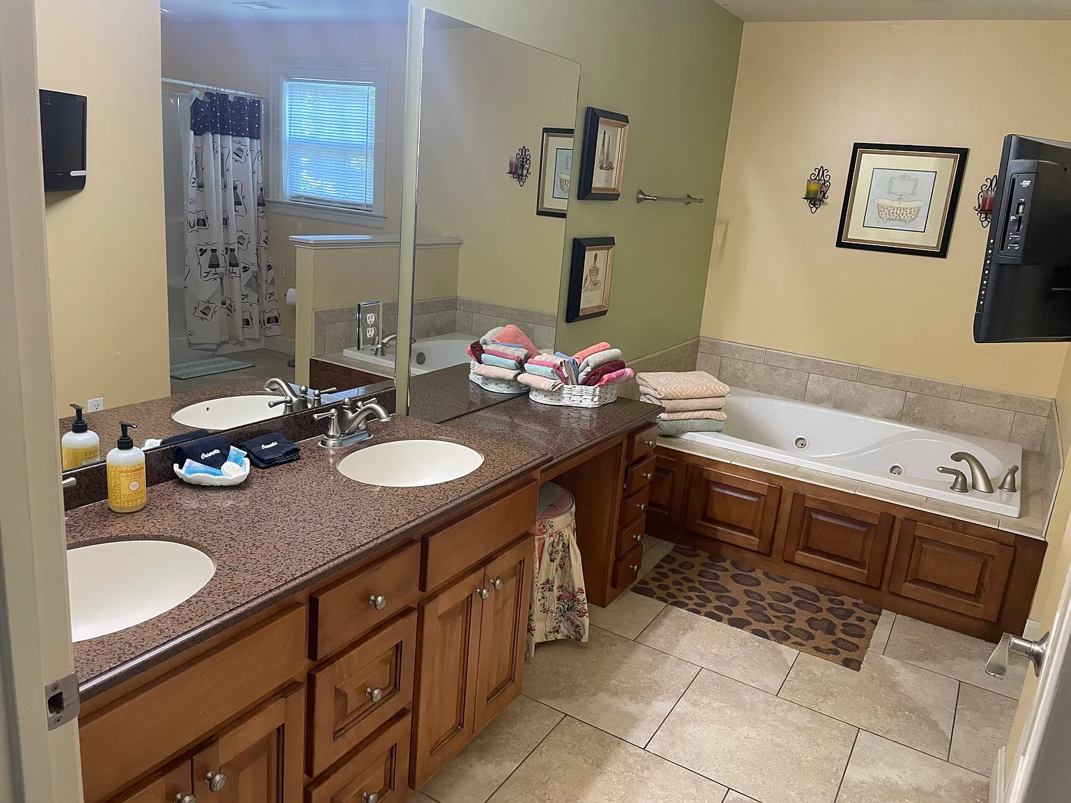 8 bed, 11442 sqft, $5,500 — Photo 4
