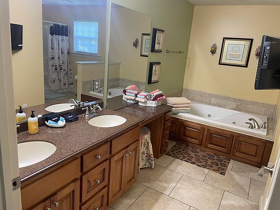 4th image of 450 Waterworks Rd #A