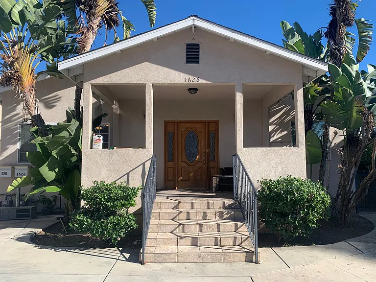 1626 N Alexandria Ave — Photo 1