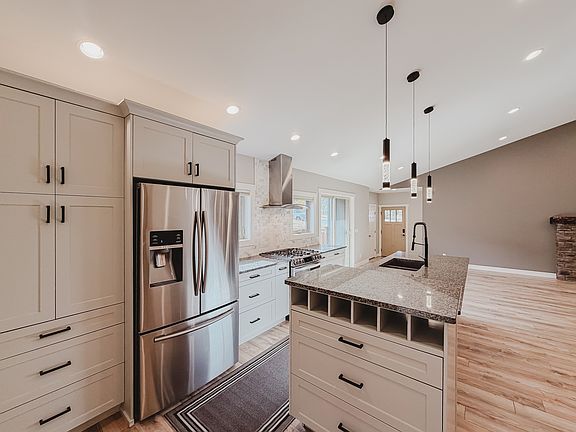 2nd image of 1705 119th St