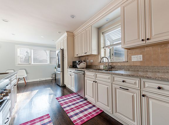 5th image of 4044 Enfield Ave