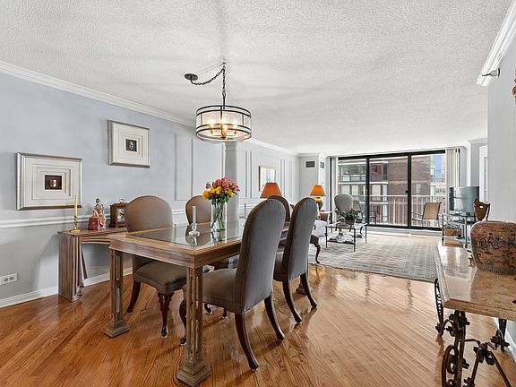 3rd image of 1250 N Dearborn St APT 9C